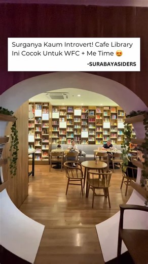 SURABAYA SIDERS on Instagram: "Kesukaan Anak Kutu Buku! 😱 — Cafe library satu ini fix jadi incaran anak introvert. Suasananya super cozy, cocok banget buat me time, baca buku, atau WFC. Interiornya bergaya klasik tapi tetap elegan, bikin betah deh berlama-lama disini 😍 The Library Coffee & Pastries ⏰ 07.00 – 21.00 WIB 📍 Tower D1, Jl. Pakuwon Indah No. KAV. 3–5, Babatan, Kec. Wiyung, Surabaya — Ada yang pernah ke sini? ☺️ . . . #surabayasiders #beritasurabaya #surabayaterkini #surabayahits #se