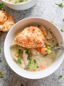 Easy Creamy Chicken Pot Pie Soup - Recipe Diaries