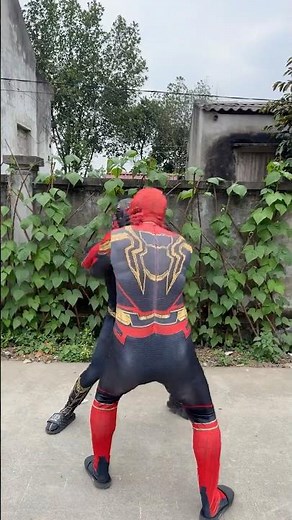 Spider-Man Shares a Kiss #couple #martialarts #shorts