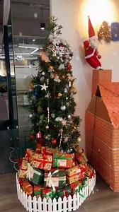 28 reactions |  퐂퐡퐫퐢퐬퐭퐦퐚퐬 퐢퐬 퐜퐨퐦퐢퐧퐠! ✨ The festive vibes are already filling our office  A gentle reminder to all Absoluters: 퐂퐡퐫퐢퐬퐭퐦퐚퐬 퐠퐢퐟퐭퐬 퐰퐢퐥퐥 퐛퐞 퐰퐚퐢퐭퐢퐧퐠 퐟퐨퐫 퐲퐨퐮 퐨퐧 퐌퐨퐧퐝퐚퐲, ퟐퟐ/ퟏퟐ  Let’s enjoy the season together!  #AbsoluteSecurity #LifeAtAbsolute #Christmas | Absolute Software Vietnam | Facebook