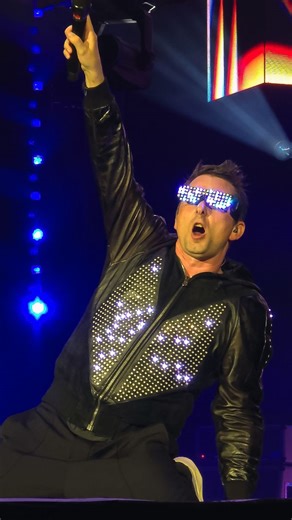 릉릉 on Instagram: "난 아직 인천에 살아,,, - 📍 MUSE LIVE IN KOREA 🗓 2025. 9. 27. 🎵 Starlight - #뮤즈 #뮤즈내한 #뮤즈콘서트 #muse #musekorea #museconcert #뮤즈내한2025 #museliveinseoul #유얼라이브 #ualive #starlight"