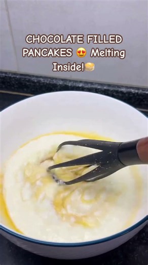 CHOCOLATE FILLED PANCAKES 😍 Melting Inside!🥞Melting Chocolate Inside 😳