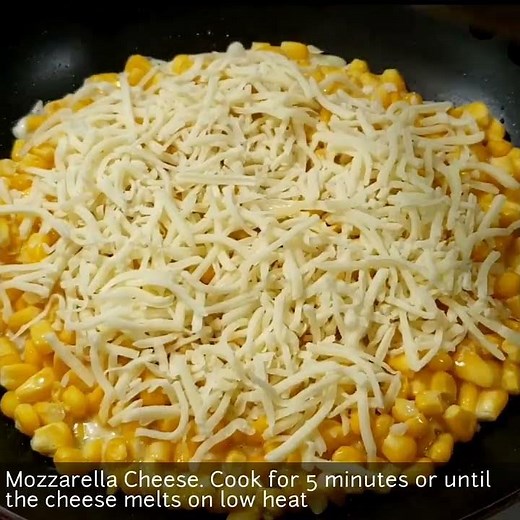 Sweet Corn Pizza Recipe - No Flour - No Pizza Base - 5 Mins Corn Pizza Recipe - Pooja's Kitchen