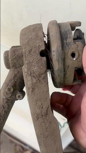 How to change the weed eater head on an Echo SRM 225