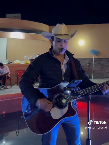 Juan Ignacio Esparragoza: Homenaje a Ariel Camacho