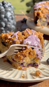 Blueberry Crumb Cake meets Blueberry Muffin in this Blueberry Coffee Cake! #blueberry #BakingJoy #desserttime #breakfastideas | Blue Bowl