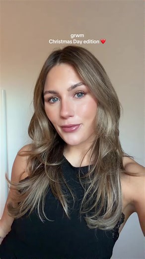 Christmas Day Makeup Look Tutorial for Glowing Skin