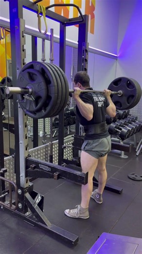 200kg/440lbs Squat @68kg BW 🤯