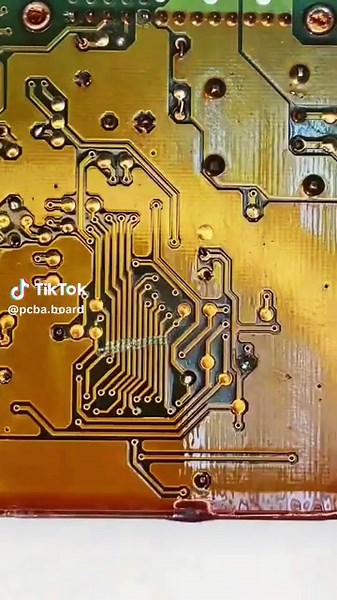 Disolving PCB resin to repair broken circuits#Dissassembly #ublox #analongsynth #artDuino #roboticaeducacional #retrocomputing #sensor #baixista #artduino #raspberrypi3bplus #breadboard #fpvracingdrones #lipocharger #altiumdesigner #atmega