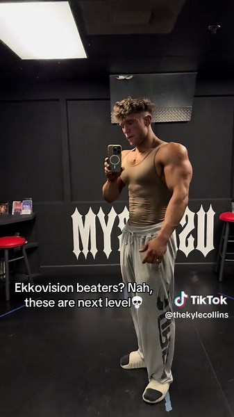 Innovative Muscle-Fitting Apparel for Bodybuilders