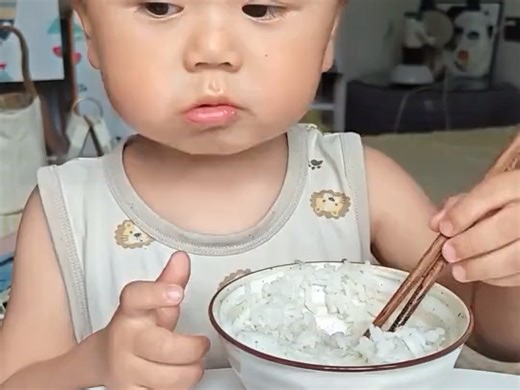 【李平ioi0】最新视频来袭，快来看看吧！