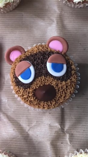 ACNH Birthday Cupcake Bakers