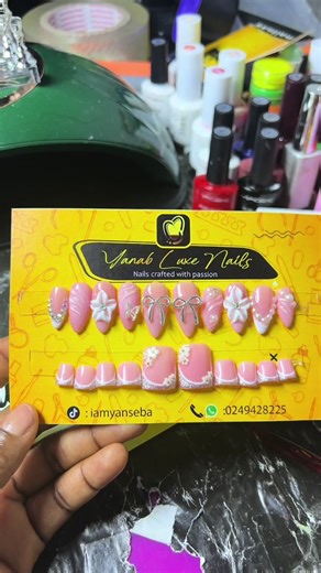 #CraftedForGlory #TraditionPurposelyCrafted Bride @yaa_bemahh PRODUCTION TEAM\t Planning & Cordination @eleven59bakes_events \t Event Design & Styling, Bridal Room Decor @Heavenly Craft International GLAM TEAM\t Bridal Makeup @s.n.z_makeover Bridal Hairstyling @Kumasi bridal hairstylist,Mua Bride’s Kente @brandroyalkente Bride’s Kente Beader @Rich-Est COLLECTIONS Bride’s Kente illustrator @Korkorbea Bride’s Kente Gown and Bridal robe @Afiah Kese Bride’s Reception dress fabrics @Abeveesfabrics Br