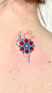 Traditional Korean patterns✨ . . . . . . . . #koreantraditionaltattoo #traditionaltattoo #flowertattoo #finelinetattoo #タトゥー #koreatattoo #tattoo #linetattoo #lineworktattoo #linework #koreantattoo #tattoo #smalltattoo #Seoultattoo #friendshiptattoo #감성타투 #커플타투 #사진타투 #홍대타투 #미니타투 #라인타투 #우정타투 #라인워크타투 #라인워크 #서울타투 #hongdaetattoo #koreatattooshop #seoultattooshop #tinytattoo #ワンポイントタトゥー | 지브타투