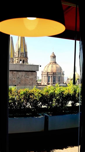 ¡Todo lo que necesitas está aquí! Reserva hoy mismo tu estadía con nosotros y disfruta de comodidad a todas horas🏨🛎️ | DoubleTree by Hilton Guadalajara Centro Histórico