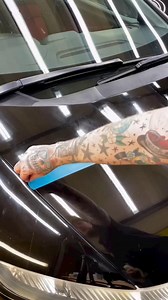 Doffe lak? Krasjes? Oxidatie? Ultimate Compound lost het voor jou op! Peinture terne ? Des rayures ? Oxydation ? Ultimate Compound résout ces problèmes pour vous ! #ultimatecompound #carcare #paintcare #swirlremover #paintcorrection #compound #meguiars #detailing #ReflectYourPassion #reels #friday | Meguiar's Belgium