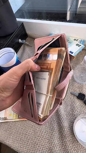 Counting & crinkling euro notes — just for the sound and the visuals 👂👀 Pure ASMR vibes, no real transactions 🔒 #asmr #fyp #fürdich #cash #euro #geld #oddlysatisfying #counting | Euro Whispers ASMR