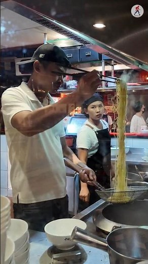 Kuala Lumpur Legendary Chinese Food Court 🇲🇾🥢 #kualalumpur #streetfood #chinesefood
