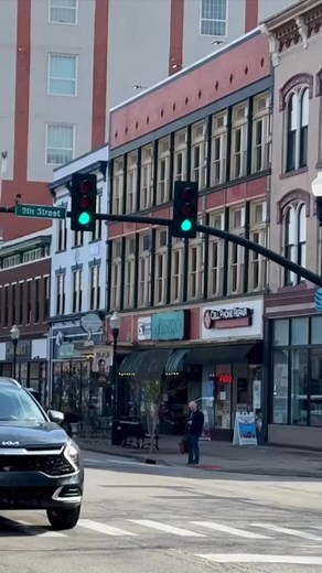 10K views · 140 reactions | B-E-A-U-T-I-F-U-L late February day in downtown #HuntingtonWV. | Downtown Huntington | Facebook