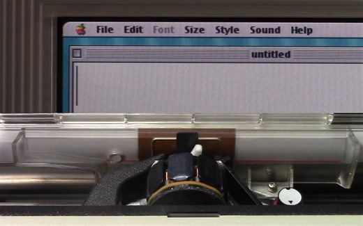 Mac84： 拆箱 1987 年的老式 Apple Macintosh Plus