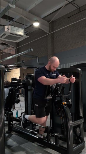 Glute Kickback Machine