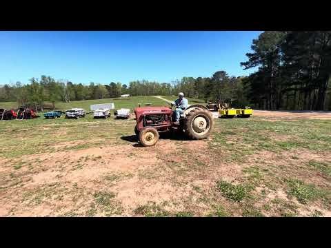 Lot 242 - Ford 601 Workmaster Tractor