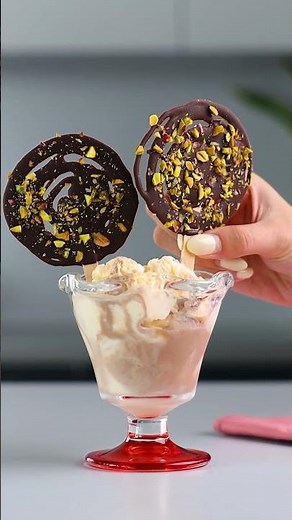 Simple yet impressive chocolate decor ideas! 🍫✨