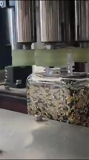 Four-Wheel Spindle Capping Machine #FourWheelCappingMachine #CappingMachine #BottleCapping #AutomaticCapping #PackagingMachine