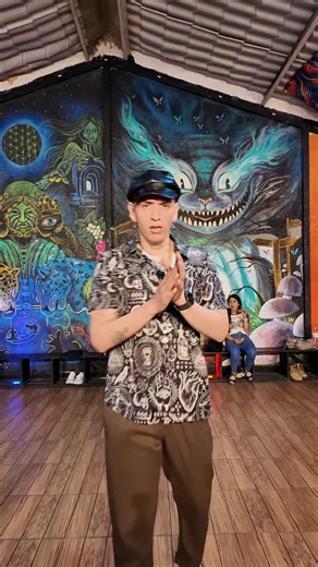 THE LATÍN HOUSE_Online on Instagram: "Intermediate On1 Salsa Tutorial! 💃🕺 #Salsa #Tutorial #Dance #Studio"