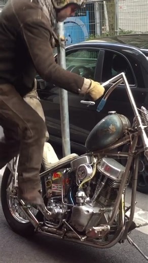 First Kick Baby! 💥 #harleydavidson #harley #panhead #harleypanhead #chopper #motorcycle #kickstart #oldschool #fyp #foryoupage #kustom