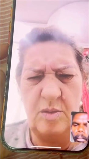 Yeni vloğ geldi gülmek qaranti 😂😂