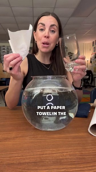 Can a Paper Towel Stay Dry Underwater? Science Explained!