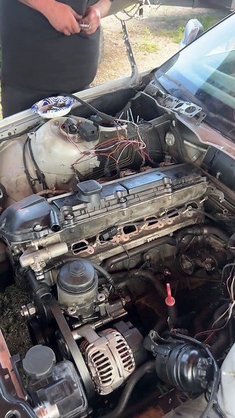 Trackside Engine Swap — Racing Pressure Meets Real-Time Repair