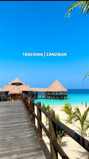 When spending your honeymoon in Tanzania, Zanzibar or another paradise-like island should be on your list! After a safari filled with wildlife and wonder, it’s time to discover another side of Tanzania. Imagine a dream holiday to the tropical island Zanzibar. This bounty island is a paradise, offering the world’s most beautiful beaches and coral reefs. Miles and miles of white sandy beaches sprinkled with palm trees, surrounded by the clear azure waters of the Indian Ocean. If you crave an adven