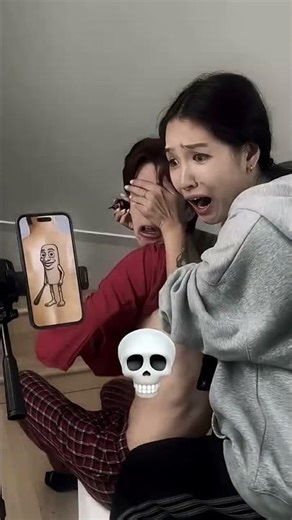 Phone Screen' Prank Gets HILARIOUS Reaction