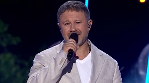 82K views · 890 reactions | Piosenka z małym smuteczkiem  "Romanse za grosz" - Andrzej Piaseczny w repertuarze zespołu ퟮ 헽헹혂혀 ퟭ Oglądaliście koncert z Ostródy❓ | Telewizja Polska | Facebook