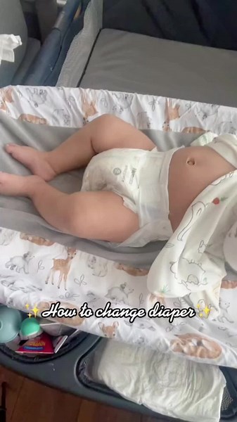 How to Change a Baby's Diaper Effectively