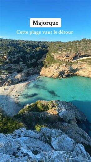 ✨ Découvrez Majorque autrement ✨Toutes les plus belles plages, criques secrètes, restos locaux et activités réunis dans mon guide digital 🏝️👉 Téléchargez-le et profitez de mes conseils pratiques pour explorer l’île comme un vrai local. | Que faire à Majorque ?