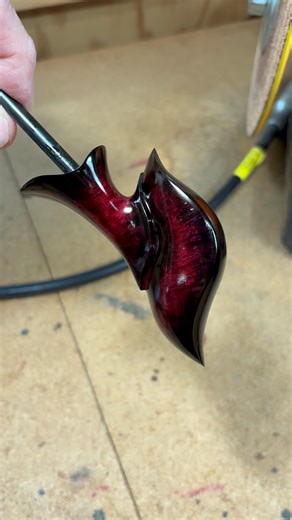 I think this crimson smoke color scheme has a dark, haunting feel to it. Sold. #tobaccoipes #lotrpipe #artisanpipe #tobaccopipe #smokingpipes #briarpipe | Edwin Pipes