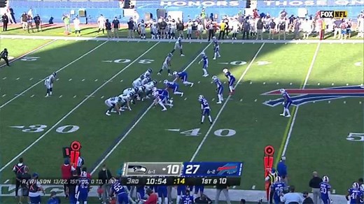 DK Metcalf gets UP for laser throw on 27-yard catch and run