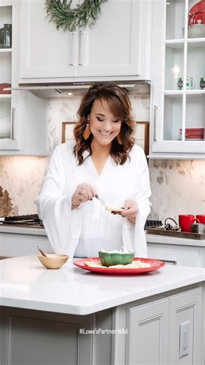 Traci Hutcherson | DIY Home & Country Living on Instagram: "#ad🎁🎄 Since I basically would live at @loweshomeimprovement if I could 😂, I know it won’t surprise any of you that I like to do my Christmas shopping there too! So I thought I would go ahead and create three gift guides with my favorite Lowe’s products to help you with your gift giving this holiday season.👏🏼 🌿Garden Girl Gift Guide 🛠️Fix-it Guy Gift Guide 👩‍🍳Foodie Friend Gift Guide Just comment “shop” and I’ll send you the lin
