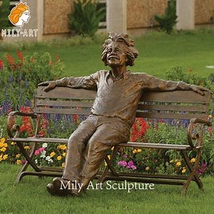 [Hot Item] Hand Cast Custom Figure Statue Outdoor Life Size Bronze Albert Einstein Sitting on a Bench Sculpture
