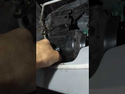 RENAULT CLIO 1.5 DCI FUEL FILTER LOCATION AND REMOVAL