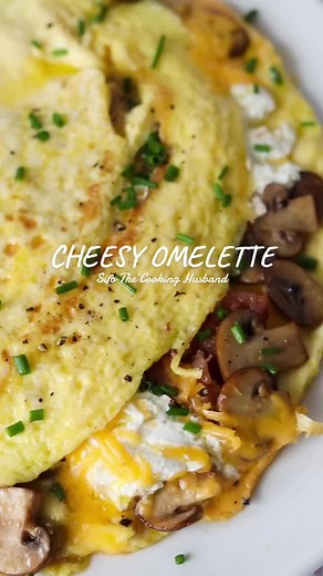 Cheesy Omelette…. 🍽️😋 Cheesy and delicious👌🏽 Full recipe in my cookbook ..Page 10 #omelette #cheesyomelette #sifothecookinghusband #foodtiktok #breakfastideas