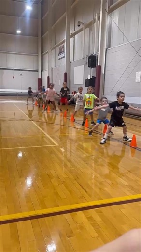 🏀 Big Fun for Little Players! 🏀 Tot Basketball @ Body Zone is the perfect way to introduce your child to the game in a safe, supportive and super fun environment. ✨ For age groups 3–4 and 5–6 ✨ Learn basic skills like dribbling, passing and shooting ✨ Build confidence, coordination and teamwork ✨ Make new friends and celebrate every basket 📅 New sessions begin every month — giving your family plenty of chances to join in the fun! Learn more and sign up here: https://bodyzonesports.com/youth-b