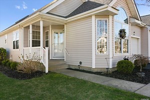 32 Goose Neck Ln Ln #32, Riverhead, NY 11901 - MLS L3540521 - Coldwell Banker