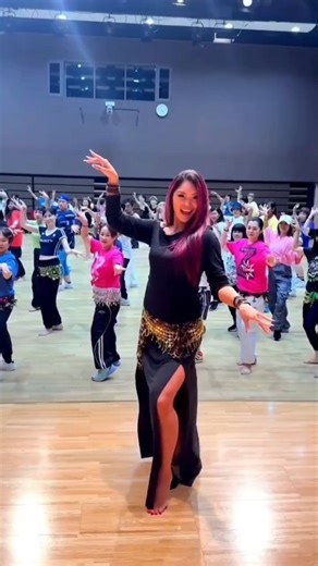 ERIKA on Instagram: "🪩uptown funk ~belly dance Remix~ 🧠💃@erika.zin.jp 9月, 全日警にご参加下さった皆様と 🦋Original Belly Dance🦋 @zumba @zincommunity @zumbajpn @zincommunityjp @zumbaasia @seatzumba @zumbawear #zumba #zumbafitness #zincommunityjp"