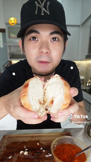 Giant Lobster Mukbang Challenge - Exquisite Seafood Experience