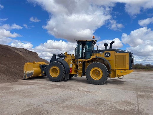 John Deere Adds SmartDetect Digital for Wheel Loaders (Video)