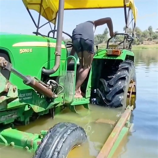 Amazing JCB Backhoe Working . . . #jcb #backhoe #trackhoe #loader #crawler #construction #heavyequipment #engineering #machinery #work #building #constructionequipment #constructionsite #constructionworker #constructionlife #constructiontools #constructionjobs #constructionsafety #constructionequipmentrental | JCB Backhoe Loader | Facebook
